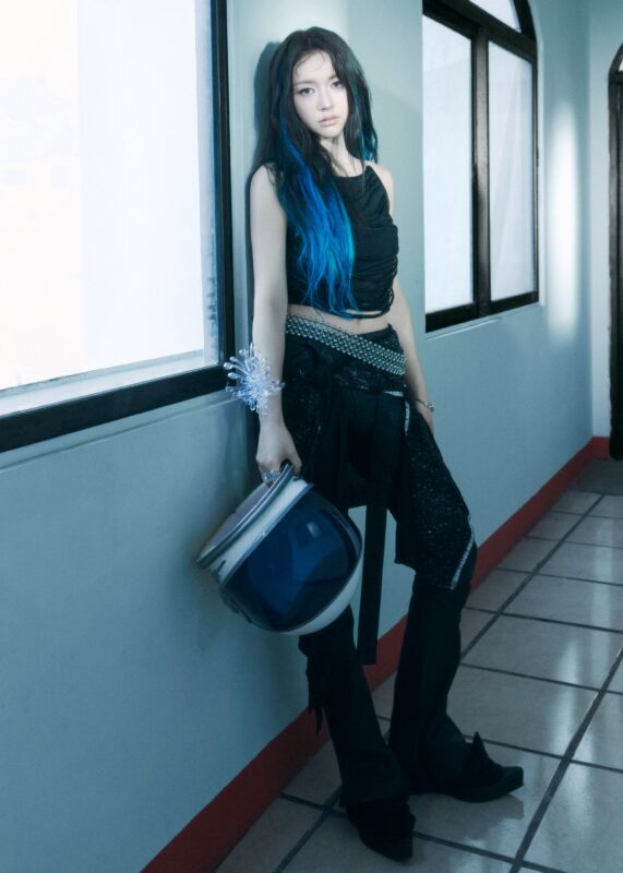 CHANELLE MOON FIFTY FIFTY Imperfect-I'mperfect Concept Photo MESSY ME