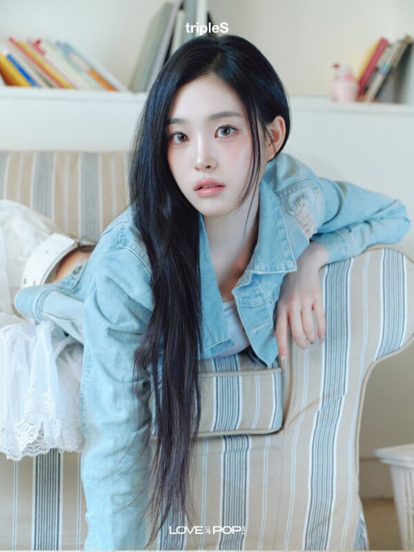 JiYeon tripleS ASSEMBLE26 LOVEnPOP Blooming Flower ver. Concept Photo
