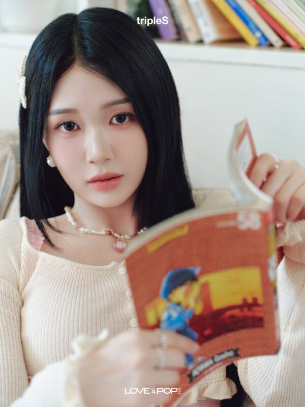 Gong YuBin tripleS ASSEMBLE26 LOVEnPOP Blooming Flower ver. Concept Photo